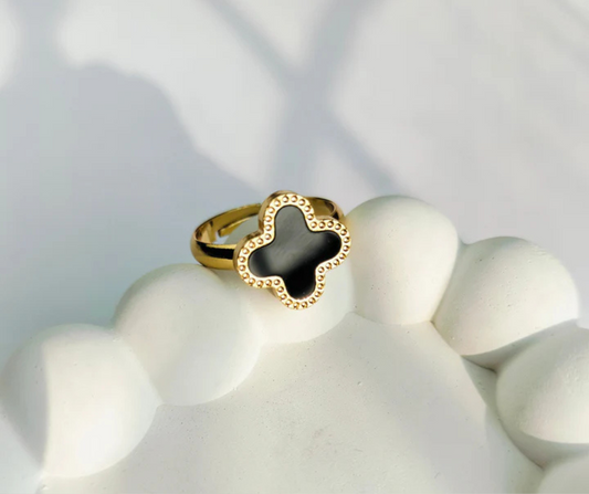 Elegant Four-Leaf Clover Ring – Symbol of Luck & Love