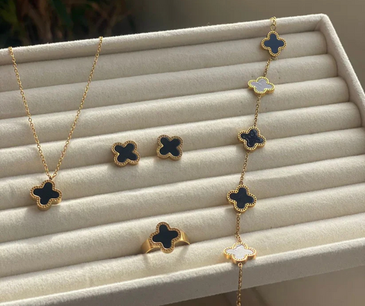 4-Piece Four Leaf Clover Jewelry Set – Pendant, Earrings & Double-Sided Bracelet